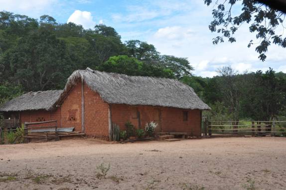 Casa na comunidade de Riozinho. AInda não sabíamos que era exatamente ali que iríamos dormir! (região de Alto Parnaíba - MA)